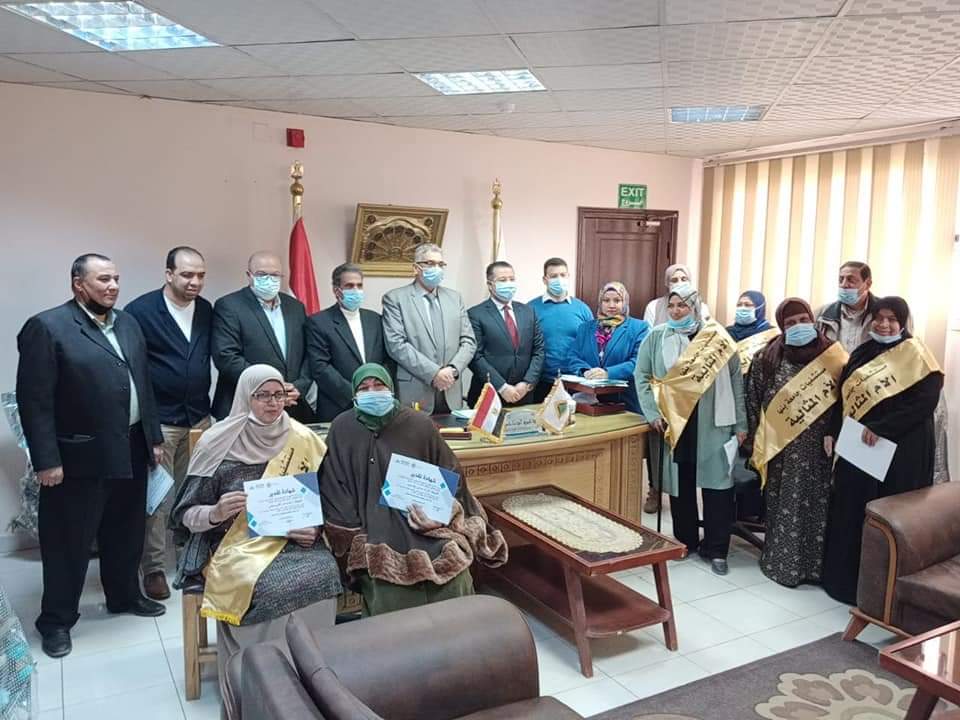 تكريم الأمهات المثاليات بمستشفيات بنها الجامعية