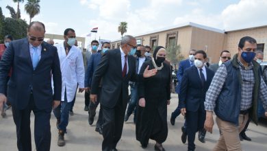 Photo of باستثمارات تصل الى 800 مليون جنيه “نيفين جامع” و”الهجان” يتفقدان 7 مصانع بمنطقة الشروق الصناعية بالخانكة