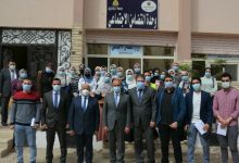 Photo of صور… صرف حافز التميز للطلاب المتفوقين بجامعة الزقازيق