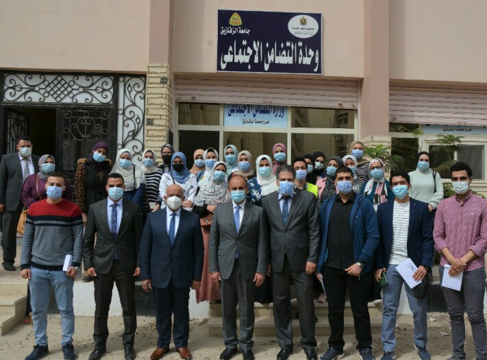 صور... صرف حافز التميز للطلاب المتفوقين بجامعة الزقازيق