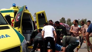 Photo of مصرع 2 وإصابة 4 آخرين في حادث انقلاب سيارة بطريق السويس