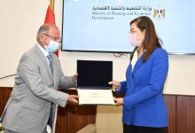 Photo of وزيرة التخطيط : الترابط داخل الأسرة محور مهم في بناء شخصية مستقرة واعية قادرة على المساهمة في بناء الوطن