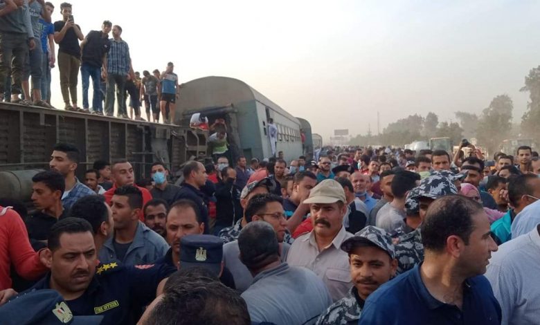 Photo of عاجل| حادث قطار الآن قبل مدينة طوخ.. وأنباء عن عدد وفيات وإصابات.. صور وفيديو