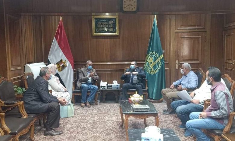 Photo of محافظ القليوبية يستقبل رئيس هيئة الأبنية التعليمية لمناقشة خطة تطوير الديوان العام للمحافظة