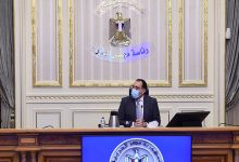 Photo of الحكومة تنفي إيقاف الدراسة بالمعاهد والجامعات وإلغاء الامتحانات