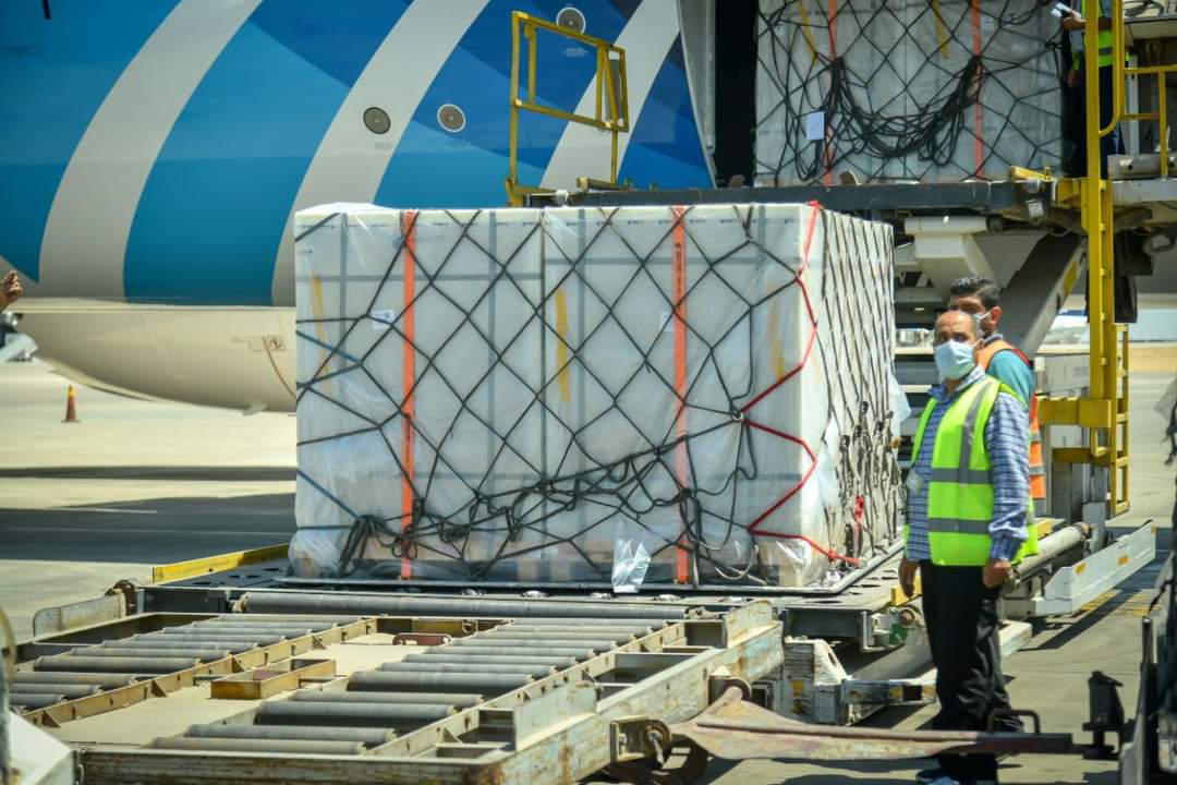 وزيرة الصحة: وصول ٥٠٠ ألف جرعة من لقاح سينوفارم الصيني بمطار القاهرة الدولي صباح اليوم