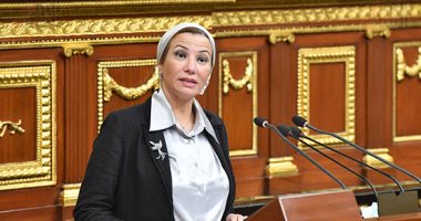 Photo of وزيرة البيئة : جاري تقنين أوضاع 5 آلاف من العاملين في جمع القمامة