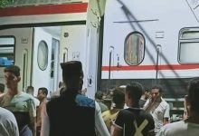 Photo of خروج قطار قادم من القاهرة لأسوان عن القضبان بمدينة العياط (صور)