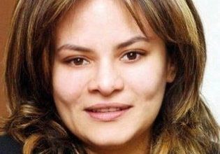 Photo of لقطات من فرح ابنة المخرجة كاملة أبو ذكري… وحضور عدد من الفنانين