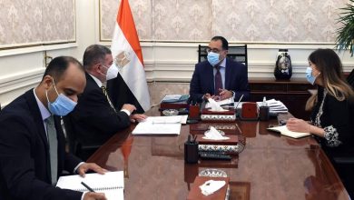 Photo of رئيس الوزراء يستعرض مع وزير قطاع الأعمال العام ملفات عمل الوزارة