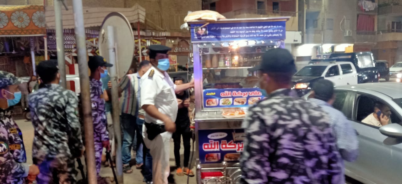 ضبط شيش وتحرير محاضر لمقاهي لمخالفة إجراءات الوقاية من كورونا بالقليوبية عيد الفطر.. صور وفيديو