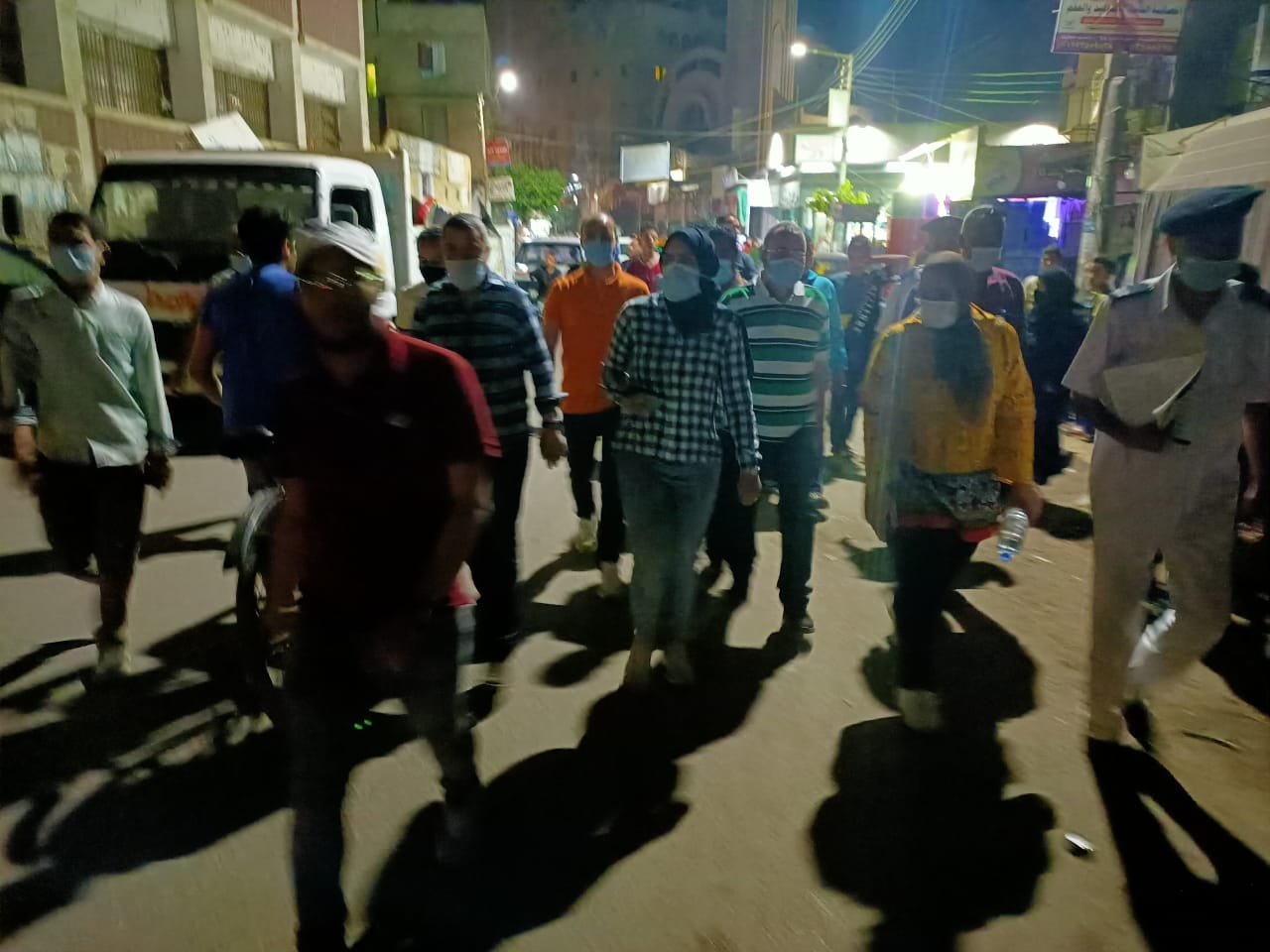 ضبط شيش وتحرير محاضر لمقاهي لمخالفة إجراءات الوقاية من كورونا بالقليوبية عيد الفطر.. صور وفيديو