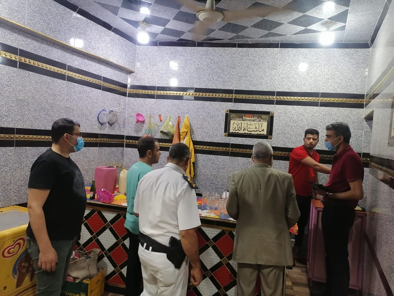 ضبط شيش وتحرير محاضر لمقاهي لمخالفة إجراءات الوقاية من كورونا بالقليوبية عيد الفطر.. صور وفيديو