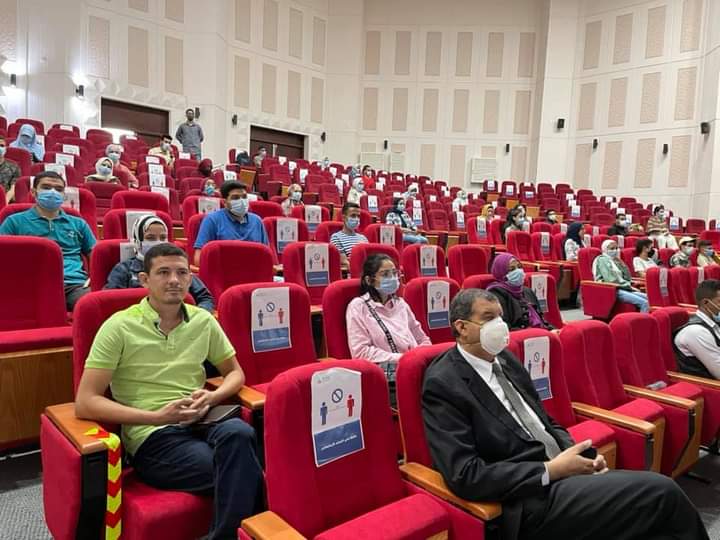 جامعة بنها تنظم مدرسة دولية افتراضية بالتعاون مع مركز سيرن  بسويسرا لأبحاث الطاقة