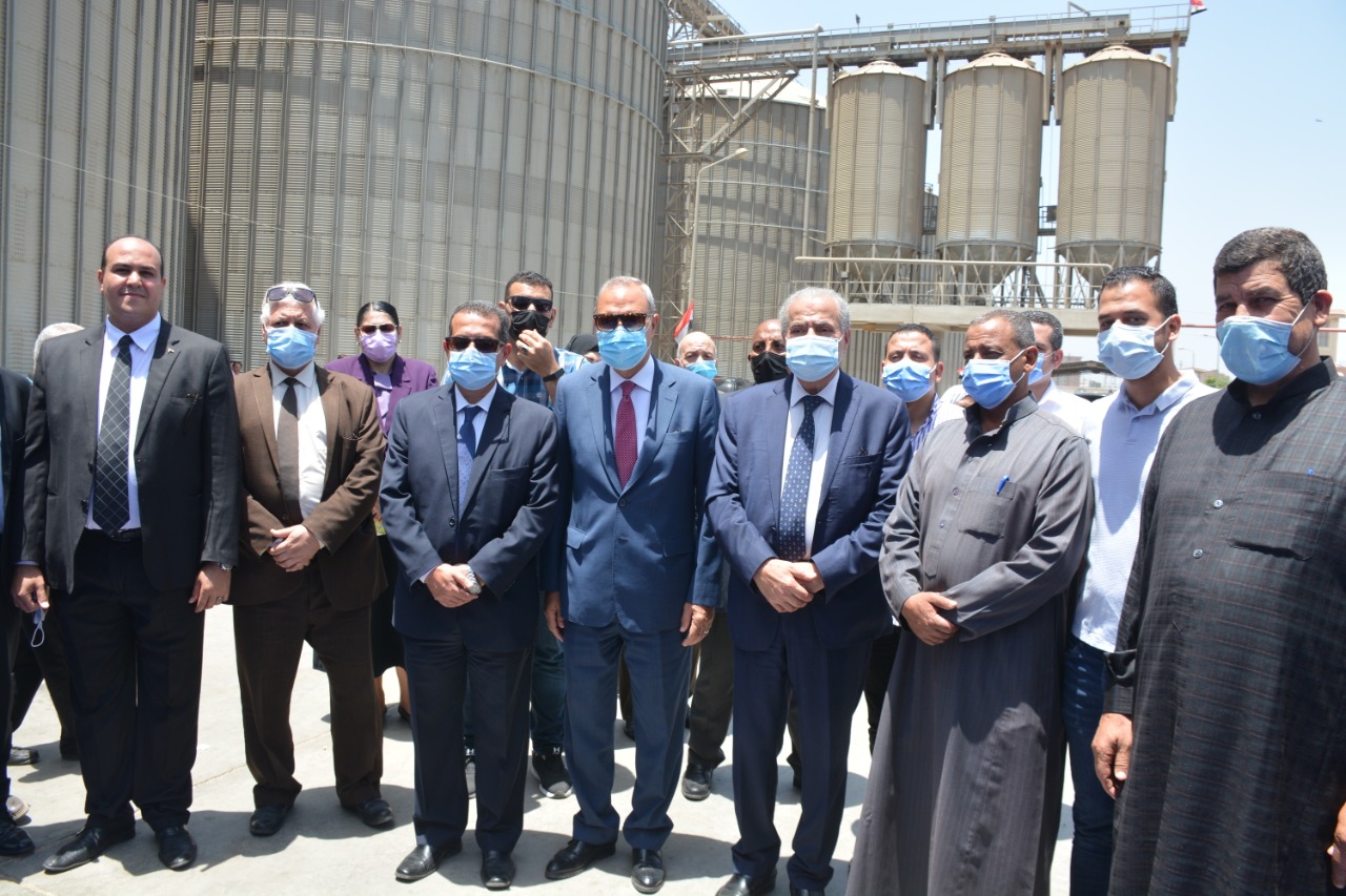 المصيلحي يتفقد صوامع بنها: أنشئت بتوجيهات الرئيس للحفاظ على القمح وإنتاج رغيف خبز مدعم للمواطن بصورة جيدة