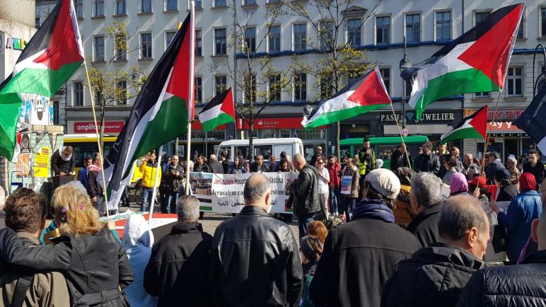 المئات يتظاهرون فى ألمانيا تضامنا مع فلسطين مطالبين بفرض عقوبات على إسرائيل