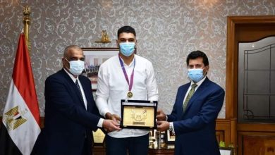 Photo of وزير الشباب والرياضة يُكرم لاعبي المنتخب الوطني للملاكمة