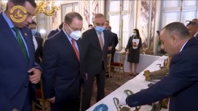Photo of النائب العام يسترد 114 قطعة أثرية مصرية مهربة إلى باريس