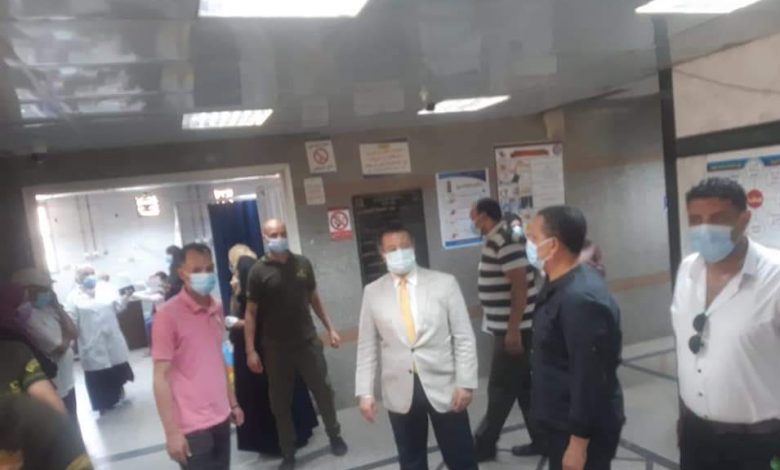 Photo of “الدخاخني” يتفقد أقسام ووحدات مستشفى الجراحة والاستقبال والطوارئ بمستشفيات جامعة بنها.. ويؤكد على اتخاذ الإجراءات الاحترازية