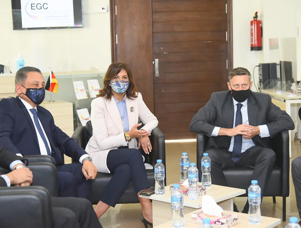 نبيلة مكرم