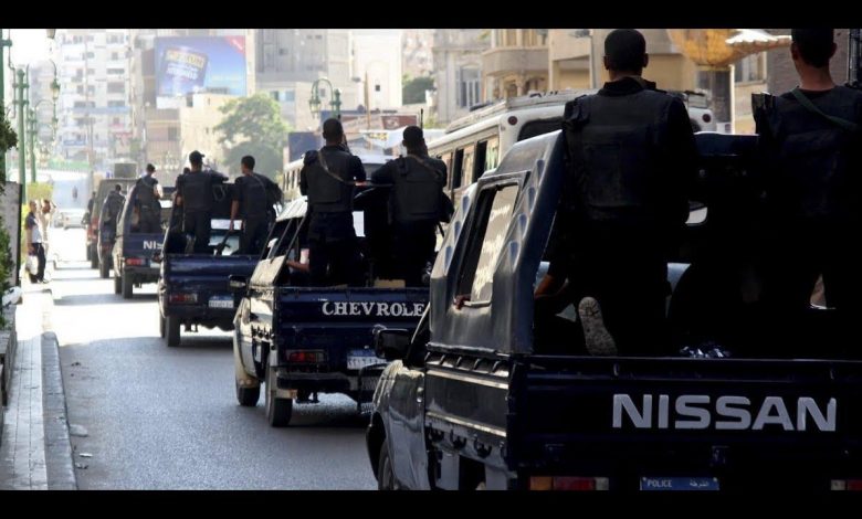 Photo of “مباحث المصنفات” تضبط 30 ألف مطبوع تجارى بدون تفويض داخل مطبعة بالقاهرة
