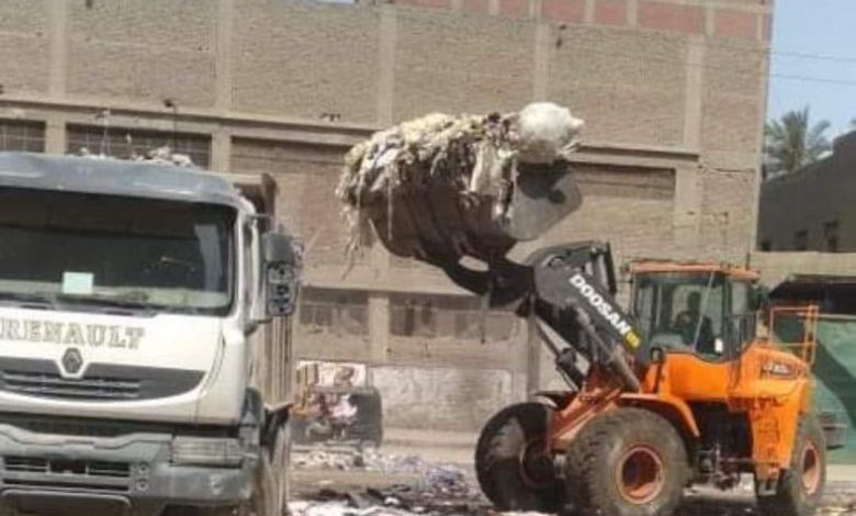 Photo of رفع ١١٠٠ طن مخلفات وقمامة بحى شرق شبرا الخيمه