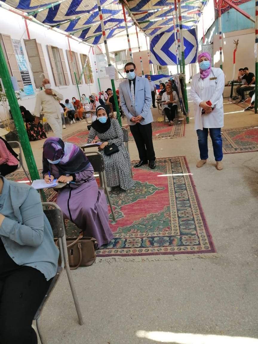 عميد الخدمة الإجتماعية ببنها يتفقد سير الامتحانات