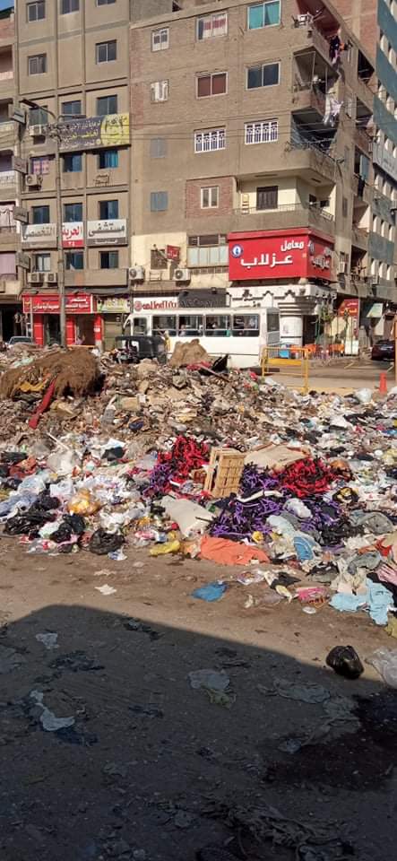 شوارع مكسرة وأطنان من القمامة.. معاناة أهالي شرق شبرا الخيمة بالقليوبية (فيديو وصور)