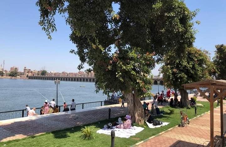 Photo of إقبال متزايد على حدائق الشرق بالقناطر في ثالث أيام العيد