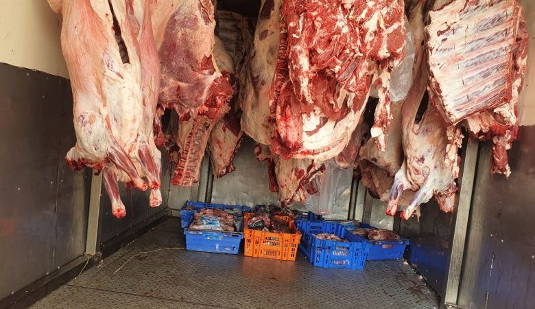 Photo of ضبط 10 طن لحوم وكبدة منتهي الصلاحية داخل ثلاجتين بالقليوبية