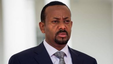 Photo of بعد سيطرة قوات تيجراي علي الطرق المؤدية للعاصمة أديس بابا…أبي أحمد في ورطة