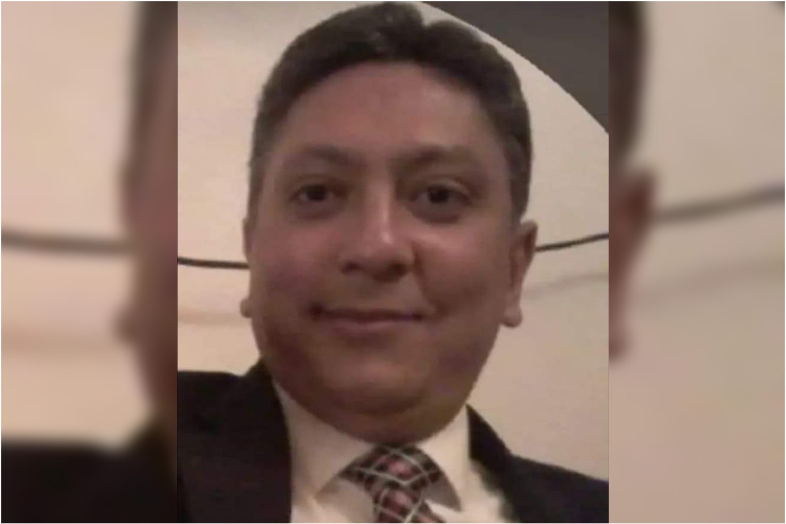 الدكتور محمد سعيد يكتب.. فطرة سليمة أفضل من عقل مريض تربى ابن نوح في بيت أكبر داعية ولكن بالرغم من هذا لم يتبع أبيه وكانت العاقبة الغرق وأنه ليس من أهل نوح عليه السلام وهنا يجب ان نلاحظ ان الاب لم يتراجع عن قراره ألا وهو التمسك بالحق وبما أمره الله به بالرغم من قمة عاطفة الابوة الكائنة بين الاب وابنه في وقت هو من أشد الأوقات قسوة على الأب ألا وهو غرق الابن ومعرفة المصير المحتوم له، وفي المقابل زوجة نوح عليه السلام وقد بدأ بدعوتها ودعوة أهل بيته، لكنها لم تؤمن به ولم تؤمن برسالته وبقيت مع الفئة الضالة الكافرة، فما اريد الاشارة اليه ان زوجة وابن كانوا من الهالكين لزوج، بل واب يدعوهم للصلاح والهداية ولم يستجيبا له وهنا كان القرار له هو الاتجاه لما أمر الله به وتركهم بلا ادنى تردد وهنا ولنا في هذه القصة عظة وعبرة لادارة حياتنا وأن من أفلت الطريق السليم وسعى لدمار كيان الأسرة فجزاؤه الهلاك والضياع لا محالة .قال تعالى (ضَرَبَ اللَّهُ مَثَلاً لِّلَّذِينَ كَفَرُواْ امْرَأَة نُوحٍ وَامْرَأَة لُوطٍ كَانَتَا تَحْتَ عَبْدَيْنِ مِنْ عِبَادِنَا صَالِحَيْنِ فَخَانَتَاهُمَا فَلَمْ يُغْنِيَا عَنْهُمَا مِنَ اللَّهِ شَيْئاً وَقِيلَ ادْخُلاَ النَّارَ مَعَ الدَاخلين). وكذلك هاجرت الأزواج ودس السم في الأبناء تجاه آبائهم من ضحوا لأجلهم وسهروا الليالي لعمل كيان واسرة وأخيرا تسعى الهاجرات بهد المبنى دون ادنى اكتراث لكم التعب والمجهود الذي قام به هذا الأب المسكين غير مهتمة لكم النصائح بأن تبقى بجانبه لاستمرار هذه العلاقة المقدسة،هنا فقط بقى نوح وهلكت زوجته وابنه لخروجهم عن الطاعة وكفى هذا عدلا من الله عز وجل. وفي المقابل كانت آسية امراة فرعون صابرة على ظلم فرعون لها، فتستمر هذه السيدة الحكيمة ولم تصطدم معه ولم تمش على نهجه بل إنها كانت تحسن معاشرته، وتجيد فن معاملته.وباتباع سيرة هذه المرأة الحكيمة، الصالحة التي استطاعت أن توازن في حياتها بين طاعة ربها وحسن معاشرة أخبث الأزواج على الإطلاق، فرعون ذلك الحاكم المتغطرس الذي ادعى أنه إله! فكان مكافأة الله عز وجل لها قال تعالى: "وَضَرَبَ اللَّهُ مَثَلًا لِلَّذِينَ آَمَنُوا اِمْرَأَةَ فِرْعَوْنَ إِذْ قَالَتْ رَبِّ ابْنِ لِي عِنْدَكَ بَيْتًا فِي الْجَنَّةِ وَنَجِّنِي مِنْ فِرْعَوْنَ وَعَمَلِهِ وَنَجِّنِي مِنَ الْقَوْمِ الظَّالِمِينَ". فهل تعلم هاجرت الأزواج ممن خانوا العشرة وزوروا وسعوا في طريق المهالك (المحاكم) ظلم وبهتان للكيد والتنكيل بازواجهم الذين فتحوا بيوتهم لهن واضعين ثقتهم فيهن لبناء كيان الأسرة، أن تكون هذه النهاية وهل يعلم أبناء هؤلاء المهاجرات أن هذا سيكون المصير المحتوم لهم جميعا !