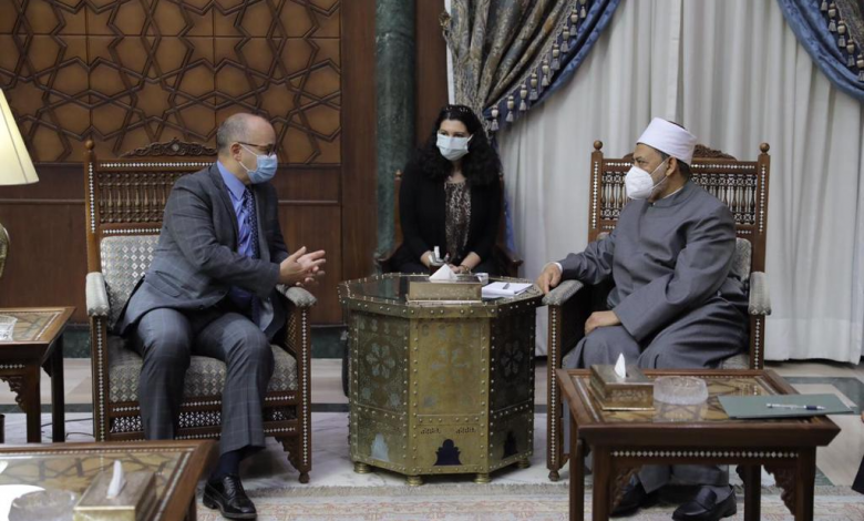 Photo of الطيب والسفير الكندي في مصر يناقشان أوجه التعاون لمواجهة “الإسلاموفوبيا”