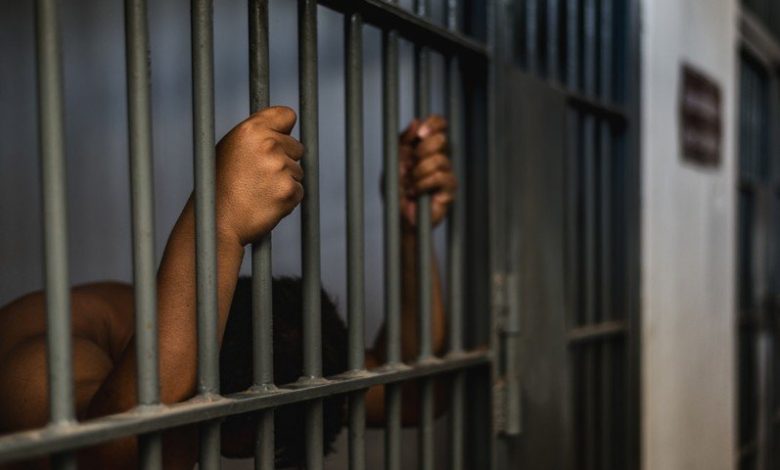 Photo of بعد خمسة أعوام مراقبة.. السجن المشدد 10 سنوات لـ 5 متهمين في قضية هتك عرض “عامل” بالقليوبية