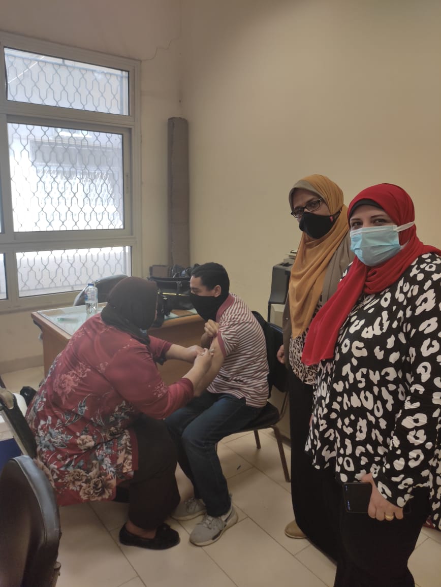 لليوم الثاني للفرق المتنقلة: تطعيم ٦٠٢ من منتسبي جامعة بنها بلقاح كورونا