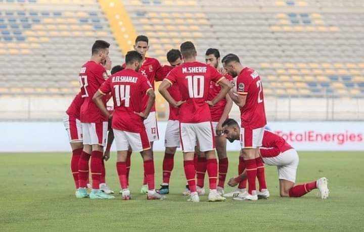 لاعب أعلن النادي الأهلي عبر صفحته فيس بوك منذ قليل عن قائمته الأفريقية والتي ضمت 33 لاعب وجاءت القائمة علي النحو التالي محمد الشناوى على لطفي مصطفي شوبير حمزة علاء سعد سمير رامي ربيعة ياسر ابراهيم محمود متولى بدر بانون محمد هاني كريم نيدفيد احمد بيكهام ايمن اشرف على معلول محمود وحيد عمرو السولية اكرم توفيق محمد محمود حمدى فتحي اليو ديانج مجدى قفشة ناصر ماهر محمد شريف جونيور اجايه حسين الشحات محمود كهربا طاهر محمد طاهر وليد سليمان مروان محسن صلاح محسن والتر بواليا احمد نبيل كوكا احمد سيد غريب