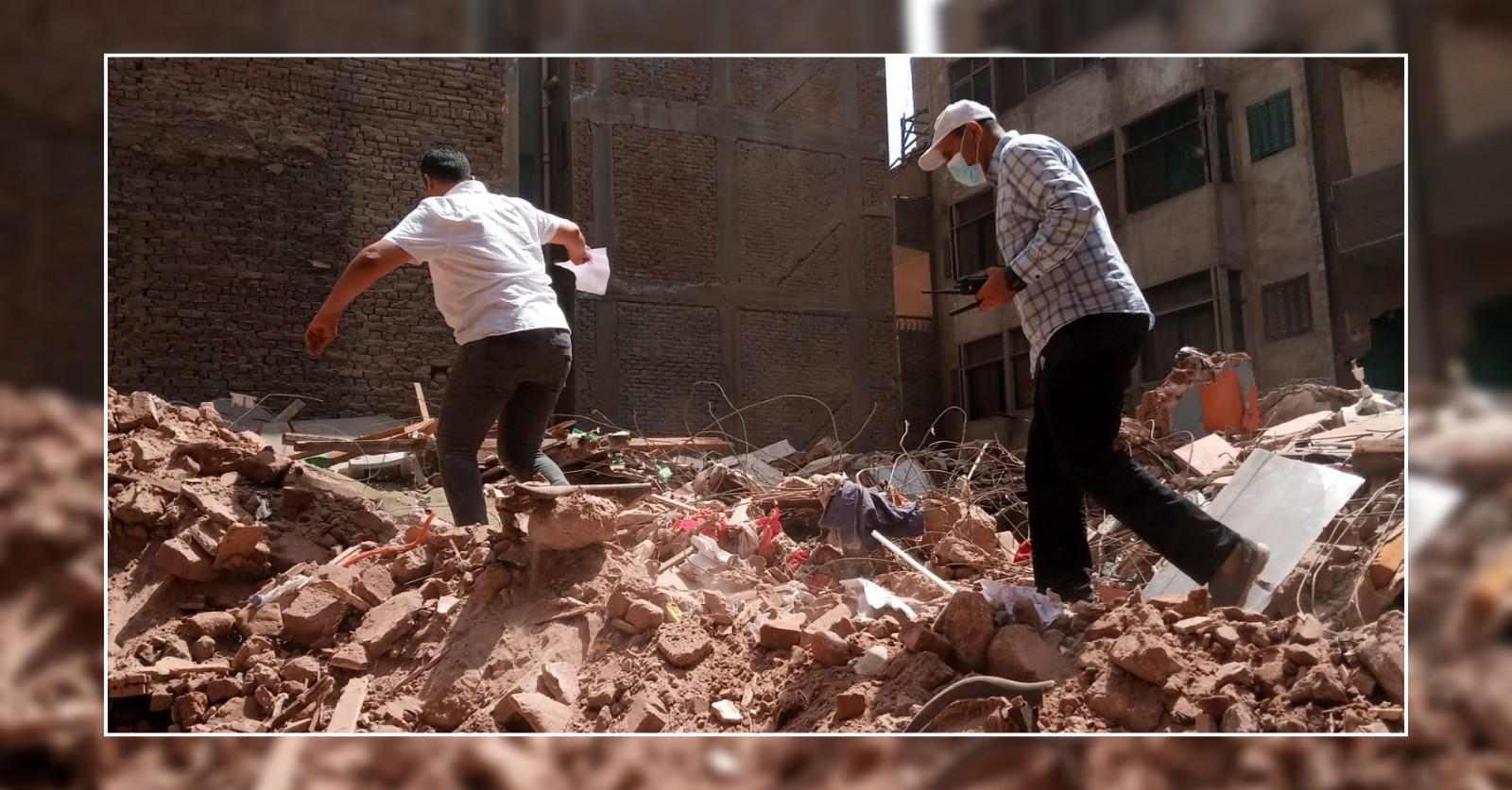 اخلاء 4 منازل مجاورة للعقار المنهار بحي غرب شبرا الخيمة وازالتها.. وترميم وتدعيم 6 منازل اخرى