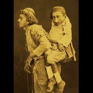 صورة حقيقية لرجلين من دمشق التقطت عام 1889م
