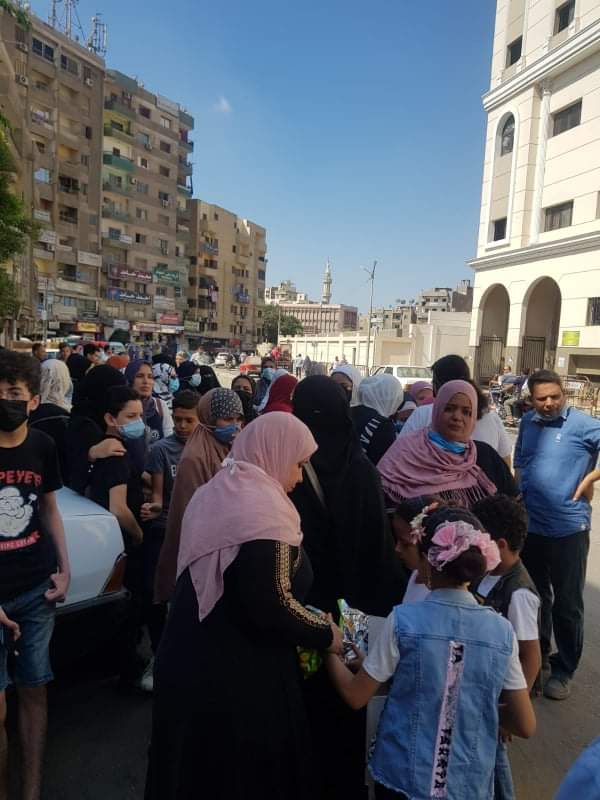 اولياء امور و طلاب يتضامون مع مدرس بنها المتهم بالتحرش