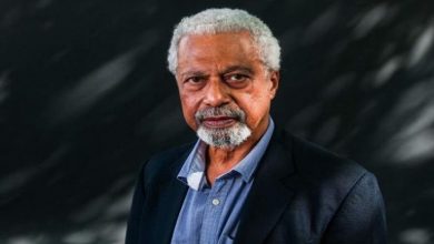 Photo of فوز الروائي التنزاني عبد الرزاق جرنة بجائزة نوبل للآداب