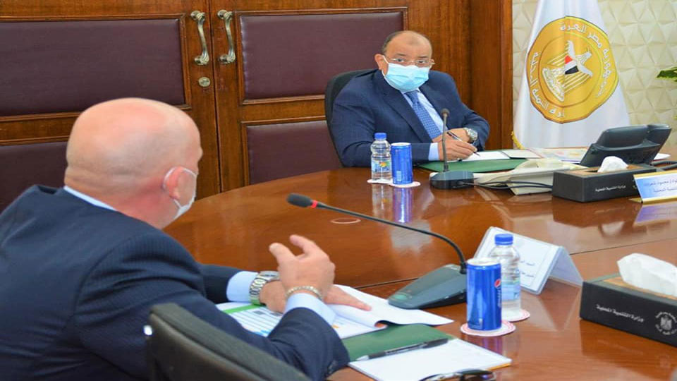 وزير التنمية المحلية