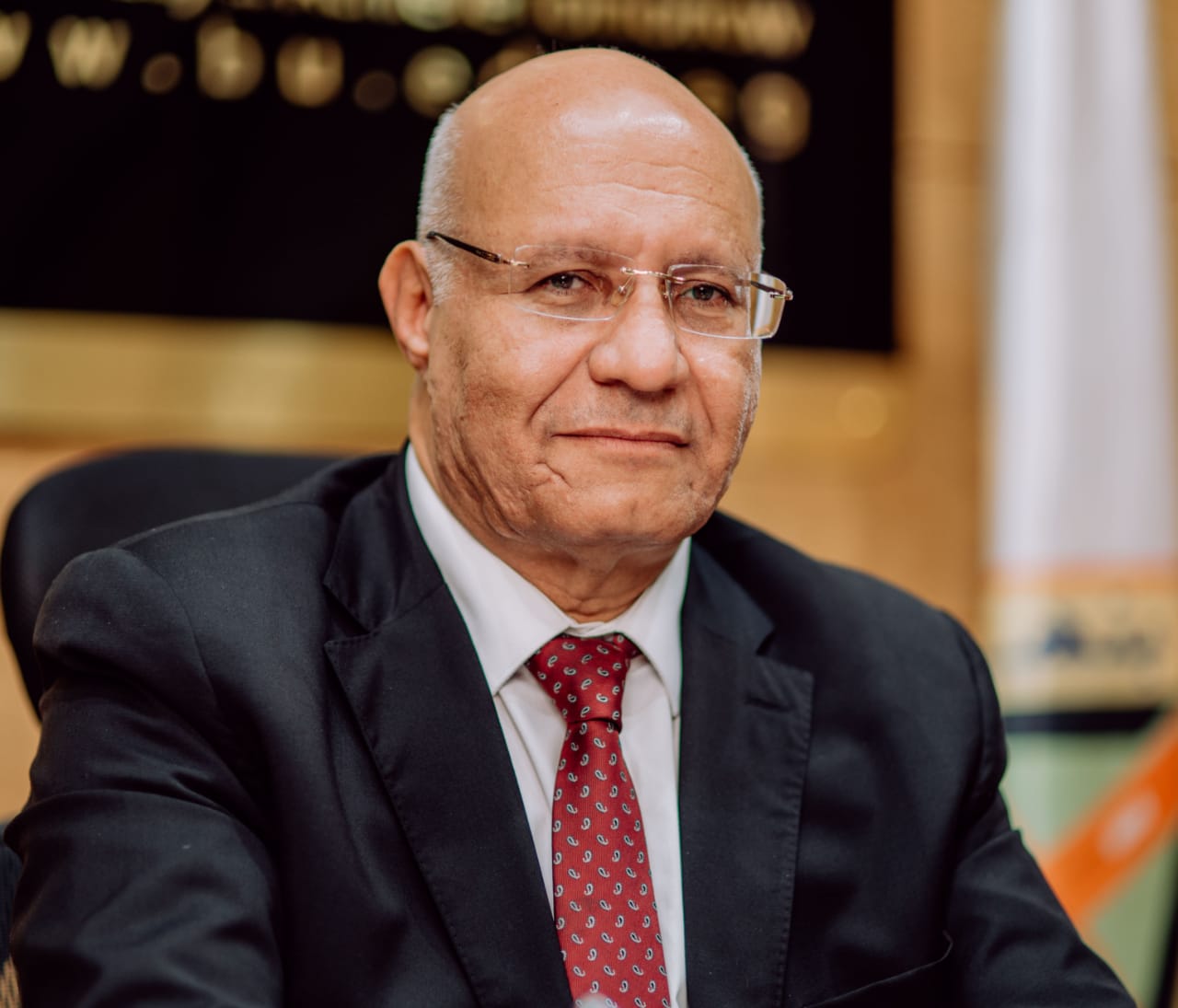 أصدر الدكتور جمال سوسه رئيس جامعة بنها قرارات بتعيين رؤساء أقسام جدد بكليات الجامعة. وشملت القرارات تعيين الدكتور محمد أحمد السيد الأستاذ بقسم الباطنة العامة بكلية الطب البشري رئيسا لمجلس قسم الباطنة العامة بالكلية ، وتعيين الدكتورة جيهان عبد الهادي موسى الأستاذ بقسم المحاسبة بكلية التجارة رئيسا لمجلس قسم المحاسبة بالكلية ، وتعيين الدكتور محمد عبد الظاهر إبراهيم الأستاذ بقسم جراحة المسالك البولية بكلية الطب البشري رئيسا لمجلس قسم المسالك البولية بالكلية. كما شملت القرارات تعيين الدكتورة رشا شاكر على الأستاذ بقسم طب المجتمع والبيئة وطب الصناعات بكلية الطب البشري رئيسا لمجلس قسم طب المجتمع والبيئة وطب الصناعات بالكلية ، وتعيين الدكتور محمد كمال أبو الفتوح الأستاذ بقسم الصحة النفسية بكلية التربية رئيسا لمجلس قسم الصحة النفسية بالكلية ، وتعيين الدكتور تامر جمال عرفة الأستاذ بقسم المناهج وطرق التدريس بكلية التربية الرياضية رئيسا لمجلس قسم المناهج وطرق التدريس بالكلية ، وتعيين الدكتور محمد محمود يوسف الأستاذ بقسم الهستولوجيا (علم الأنسجة وبيولوجيا الخلية ) بكلية الطب البشري رئيسا لمجلس قسم الهستولوجيا بالكلية. كما تضمنت القرارات تعيين الدكتورة غادة محمد فتحي الأستاذ بقسم التصميم الداخلي والأثاث بكلية الفنون التطبيقية رئيسا لمجلس قسم التصميم الداخلي والأثاث بالكلية ، وتعيين الدكتور إسلام نظمي سليمان الأستاذ بقسم الهندسة المعمارية بكلية الهندسة بشبرا رئيسا لمجلس قسم الهندسة المعمارية بالكلية ، وتعيين الدكتور أمجد جمال ابراهيم الأستاذ بقسم المكتبات والمعلومات بكلية الآداب رئيس مجلس قسم المكتبات والمعلومات بالكلية ، وقيام الدكتورة سارة عبدربه محمد الأستاذ بقسم النحت والتشكيل المعمارى والترميم بكلية الفنون التطبيقية بأعمال رئيس مجلس قسم النحت والتشكيل المعمارى والترميم بالكلية ، والدكتور أيمن على أحمد الأستاذ المساعد بقسم الهندسة الميكانيكية بكلية الهندسة ببنها بأعمال رئيس مجلس قسم الهندسة الميكانيكية بالكلية ، قيام الدكتور محمود أحمد جودة الأستاذ المساعد بقسم التصميم الصناعى بكلية الفنون التطبيقية بأعمال رئيس مجلس قسم التصميم الصناعى بالكلية.