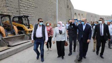 Photo of محافظ القاهرة يتفقد رفع المخلفات بجوار سور مجري العيون