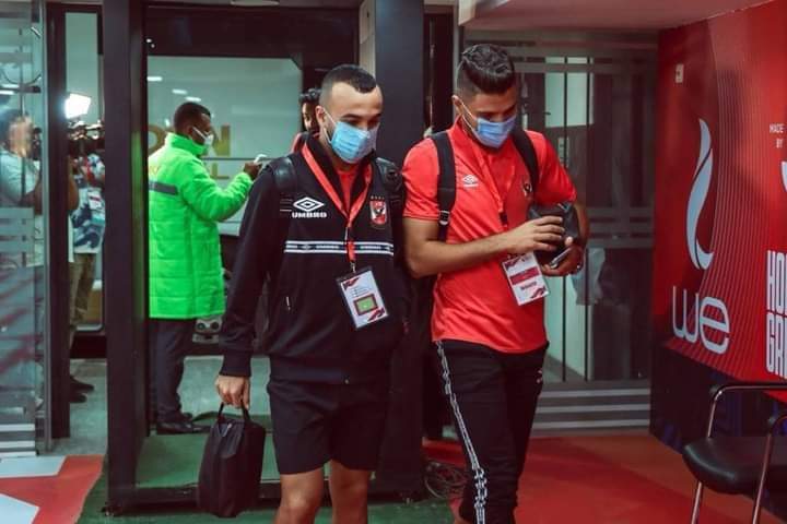 كشف بيتسو موسيماني المدير الفني للأهلي عن تشكيله الفريق لمواجهة الحرس الوطني النيجري ضمن دور الـ 32 من دوري أبطال إفريقيا. وكانت قد انتهت مباراة الذهاب بالتعادل الإيجابي 1-1 بين الفريقين في النيجر الأسبوع الماضي، ليعود كلاً من الي التشكيل الأساسي كلا من بدر بانون ومحمد مجدي قفشه. وجاء تشكيل الأهلي كالاتي:" حراسة المرمى: علي لطفي الدفاع: أكرم توفيق – أيمن أشرف – بدر بانون – علي معلول الوسط: عمرو السولية – أليو ديانج أمامهما: وليد سليمان – محمد مجدي "أفشة" – محمود عبد المنعم "كهربا" الهجوم: محمد شريف ويجلس على مقاعد البدلاء كل من: مصطفى شوبير، محمد هاني، طاهر محمد طاهر، محمد محمود، محمود وحيد، حسين الشحات، حمدي فتحي، ياسر إبراهيم، رامي ربيعة. والجدير بالذكر أن الأهلي يحتاج الفوز بالقاء من أجل التأهل إلى دور المجموعات.