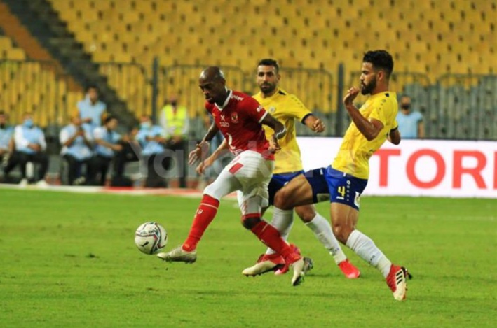 أعلن عصام عبد الفتاح ،  رئيس لجنة الحكام بالاتحاد المصري لكرة القدم، حكام مباراة الأهلي والإسماعيلي اليوم . ومن المقرر أن تقام المباراة اليوم، في تمام الساعة 8:00 م ، بإستاد الجيش ببرج العرب . وصرح عبد الفتح عن حكام المباراة ، محمد عادل حكم ساحة، ويعاونه كل من أحمد توفيق طلب، يوسف البساطي، وحكم رابع محمود وفا، بينما يتواجد في غرفة الفيديو الثنائي أحمد الغندور ومحمد التابعي". كان بيتسو موسيماني قد أعلن عن قائمة الأهلي للمباراة وتضم ، حراسة المرمى: علي لطفي ومصطفى شوبير وحمزة علاء. خط الدفاع: ياسر إبراهيم وأيمن أشرف، وبدر بانون، أيمن أشرف، بدر بانون، محمد هاني. خط الوسط: محمود كهربا وحمدي فتحي وحسين الشحات وأليو ديانج، وعمرو السولية ومحمد مجدي أفشة وبيرسي تاو وأكرم توفيق ولويس ميكيسوني وأحمد عبد القادر وعمار حمدي. خط الهجوم: حسام حسن، محمد شريف.