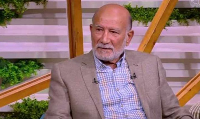 أعلن الفنان أشرف زكي ، نقيب المهن التمثيلية منذ قليل ، عبر حسابه علي إنستجرام عن وفاة الفنان أحمد خليل ، عن عمر يناهز 80  عام . ومن المفترض أداء صلاه الجنازة ، بعد صلاه الظهر بمسجد الشرطة بالشيخ زايد . جاءت وفاه الفنان الراحل أحمد خليل ، إثر إصابته بفيروس كورونا خلال تصويره مسلسل إلا أنا ، وكانت  حالته الصحية  قد تدهورت خلال الساعات الماضية .