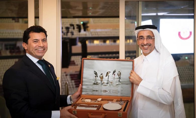 Photo of وزير الشباب والرياضة يبحث التعاون الثنائي مع نظيره القطري