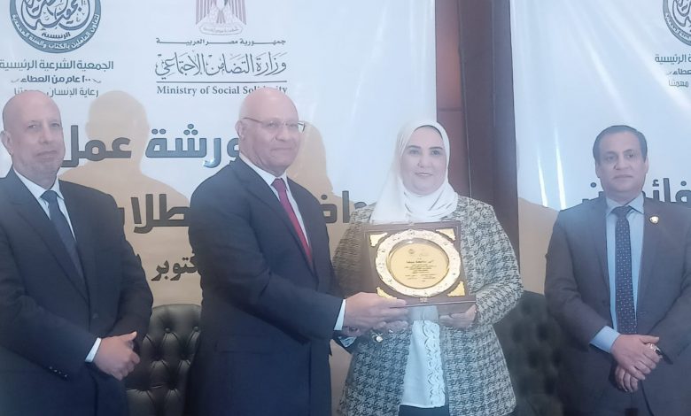 Photo of بحضور وزيرة التضامن الاجتماعي: رئيس جامعة بنها يشارك في ورشة عمل حاضنات الفائقين علميا
