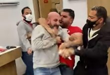Photo of اشتباكات بالأيدي.. تفاصيل الاعتداء على شخص داخل إحدى فروع شركة فودافون
