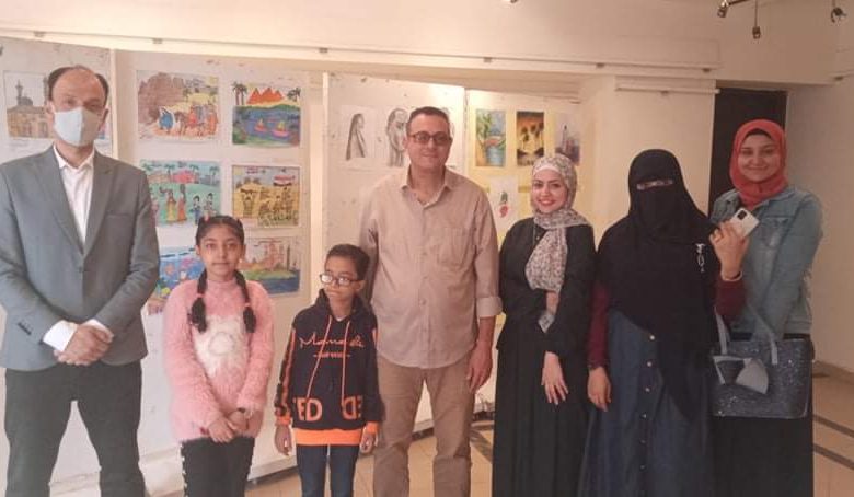 Photo of مدير قصر ثقافة بنها يفتتح معرض الفنان بوجي الأشرم